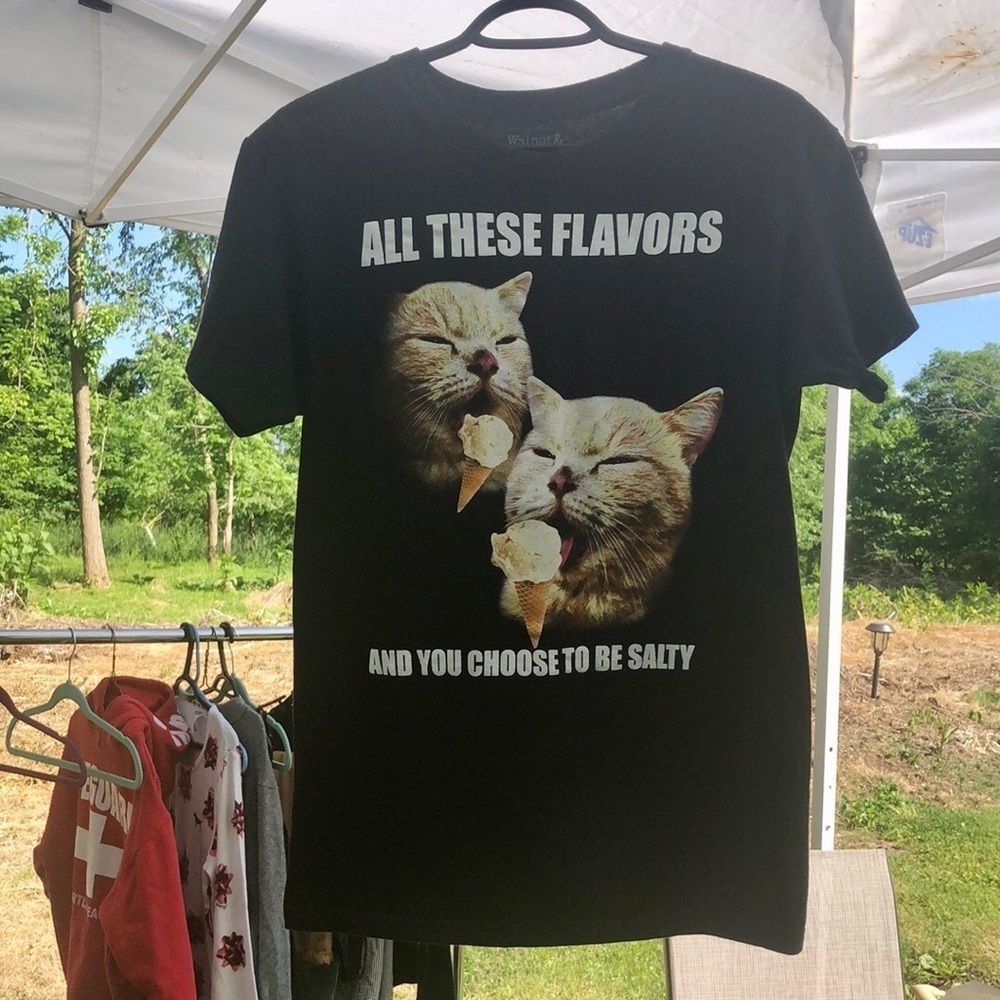 (Sold) T-SHIRT - Picture 1 of 3